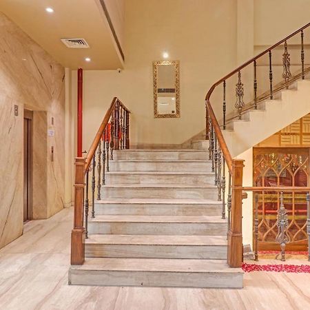 Oyo Townhouse 934 L'Elegant Hotel & Banquetby Ace Manor Ghaziabad Bagian luar foto