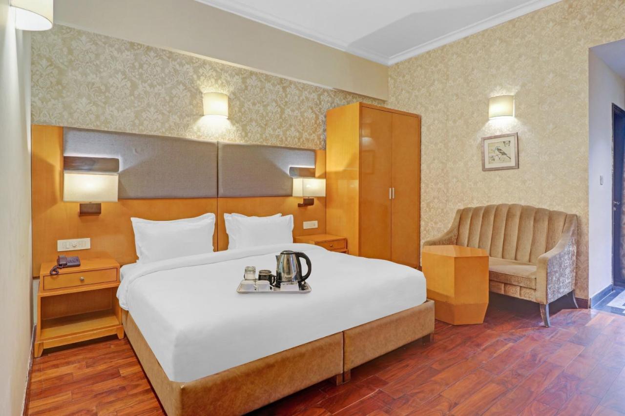 Oyo Townhouse 934 L'Elegant Hotel & Banquetby Ace Manor Ghaziabad Bagian luar foto