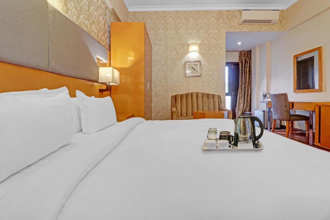 Oyo Townhouse 934 L'Elegant Hotel & Banquetby Ace Manor Ghaziabad Bagian luar foto