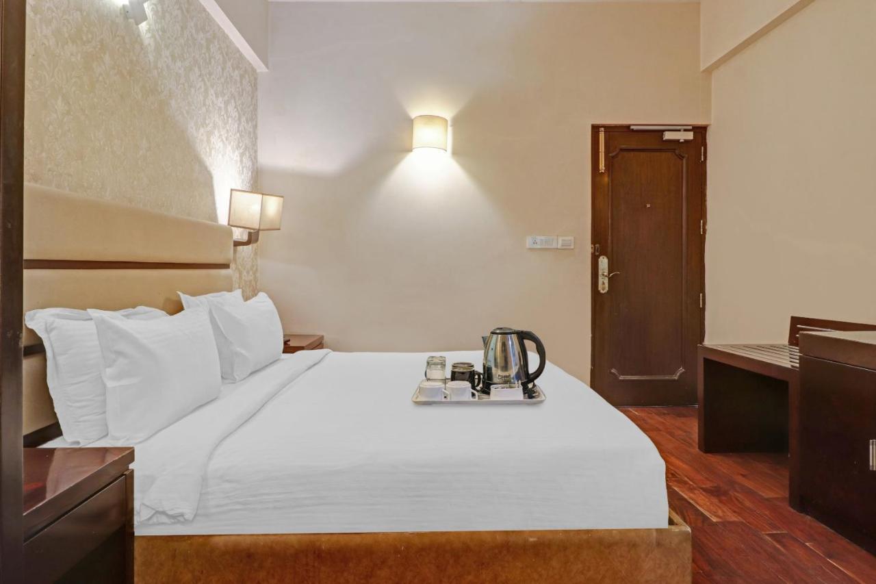 Oyo Townhouse 934 L'Elegant Hotel & Banquetby Ace Manor Ghaziabad Bagian luar foto