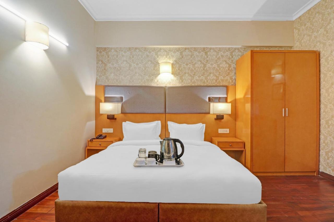 Oyo Townhouse 934 L'Elegant Hotel & Banquetby Ace Manor Ghaziabad Bagian luar foto